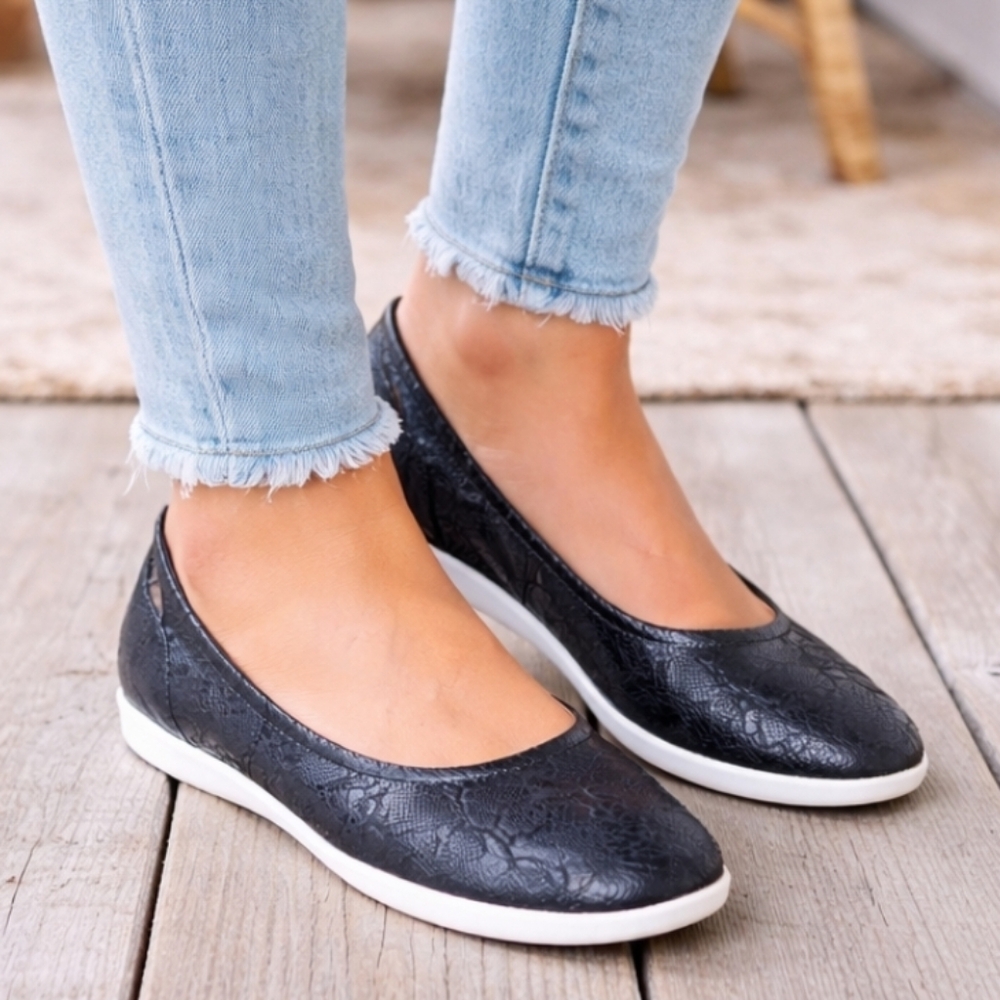 Clarks Helina Alessa Modern Minimalist Snake Leather Comfort Ballet Flats 8.5M